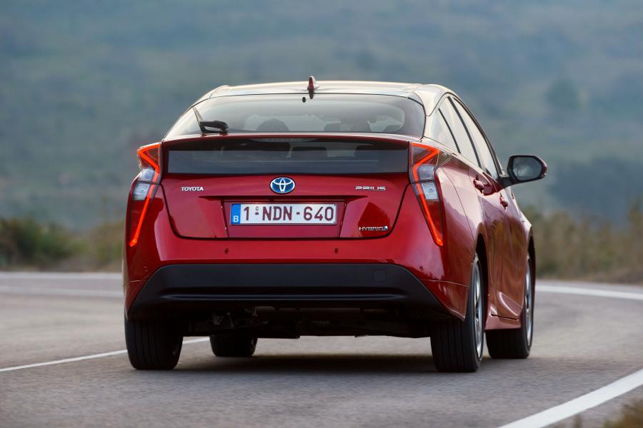  Toyota Prius 2016 года  (WW) (фото 14 из 30)